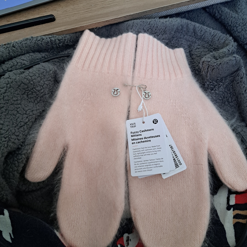 Lululemon Cashmere Mittens